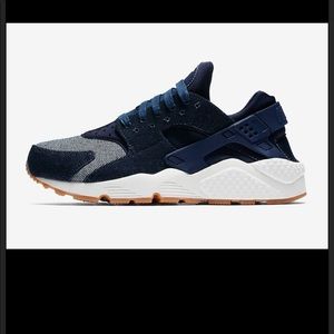 WMNS Nike Air Huarache Premium